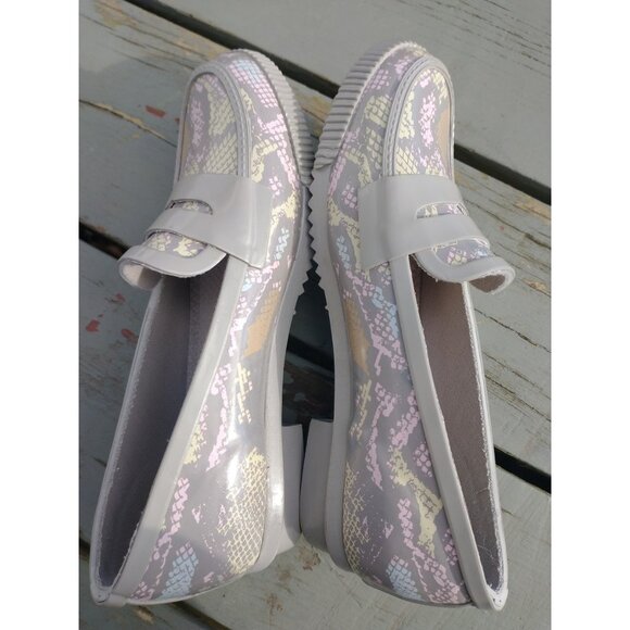 Cougar Ritz rubber rain mocasin shoes, size 6, Pattern: Snake Pigeon - Picture 6 of 11